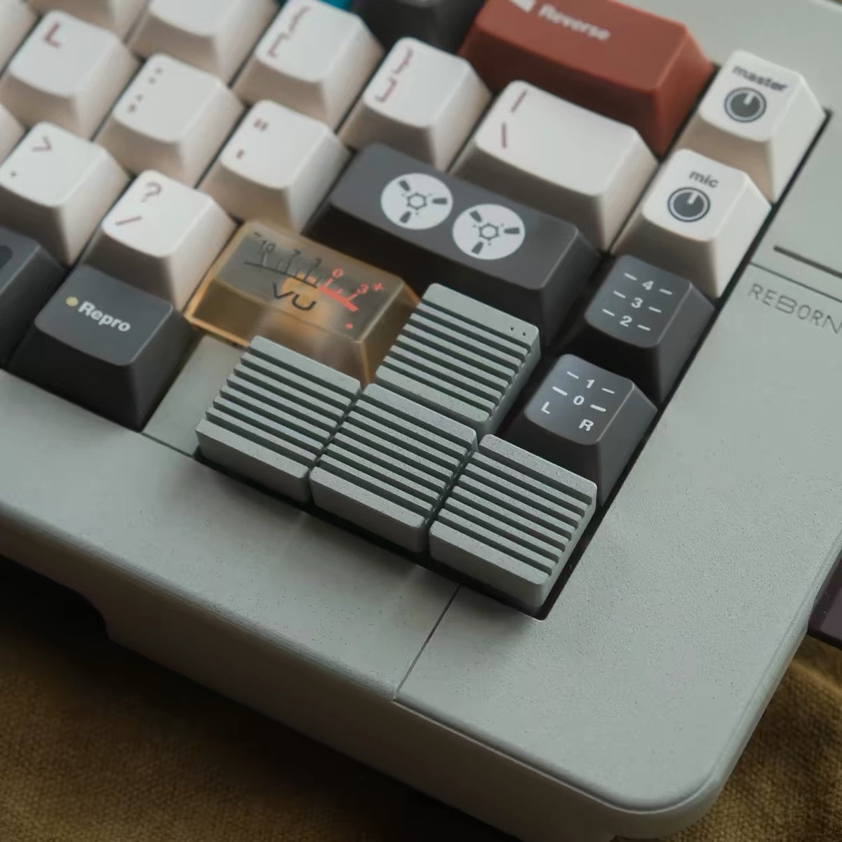Redcap Retro Minimalist CNC Aluminum Metal Arrow Keycap Set for Mechanical Keyboards