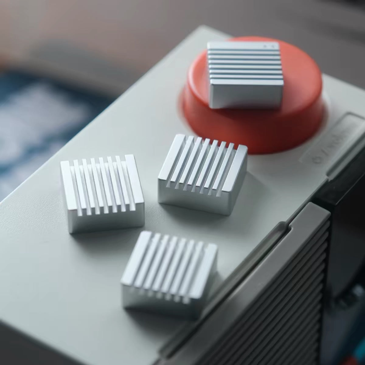 Redcap Retro Minimalist CNC Aluminum Metal Arrow Keycap Set for Mechanical Keyboards