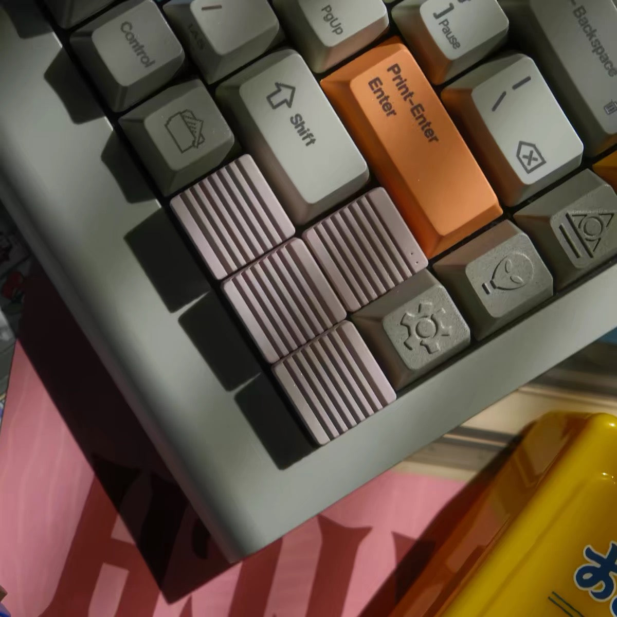 Redcap Retro Minimalist CNC Aluminum Metal Arrow Keycap Set for Mechanical Keyboards