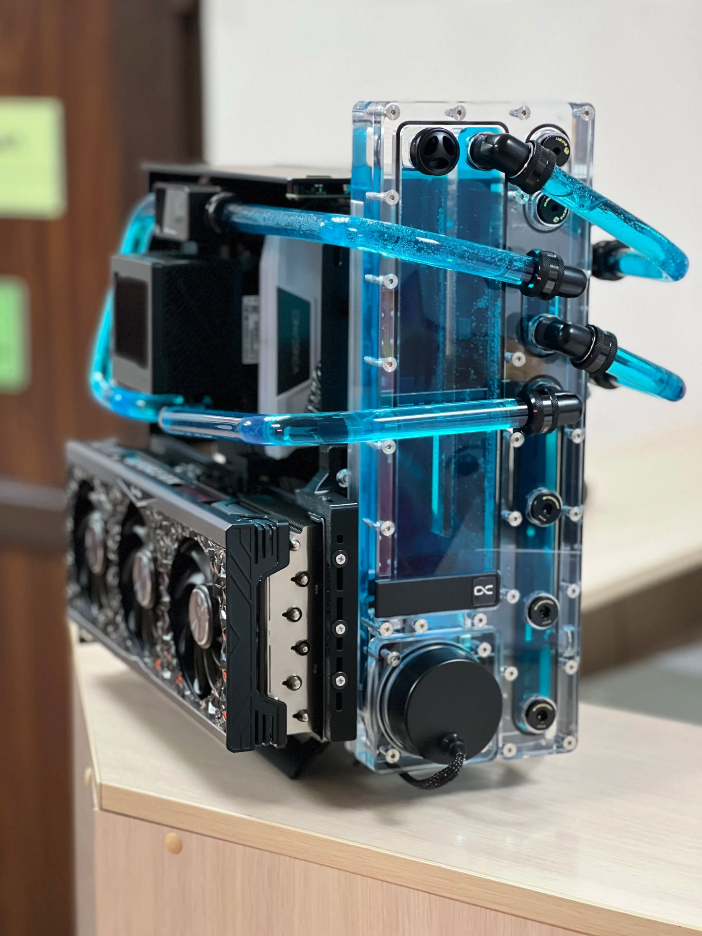 XTIA Xproto-ATX  V2  ATX/MATX open layout pc case