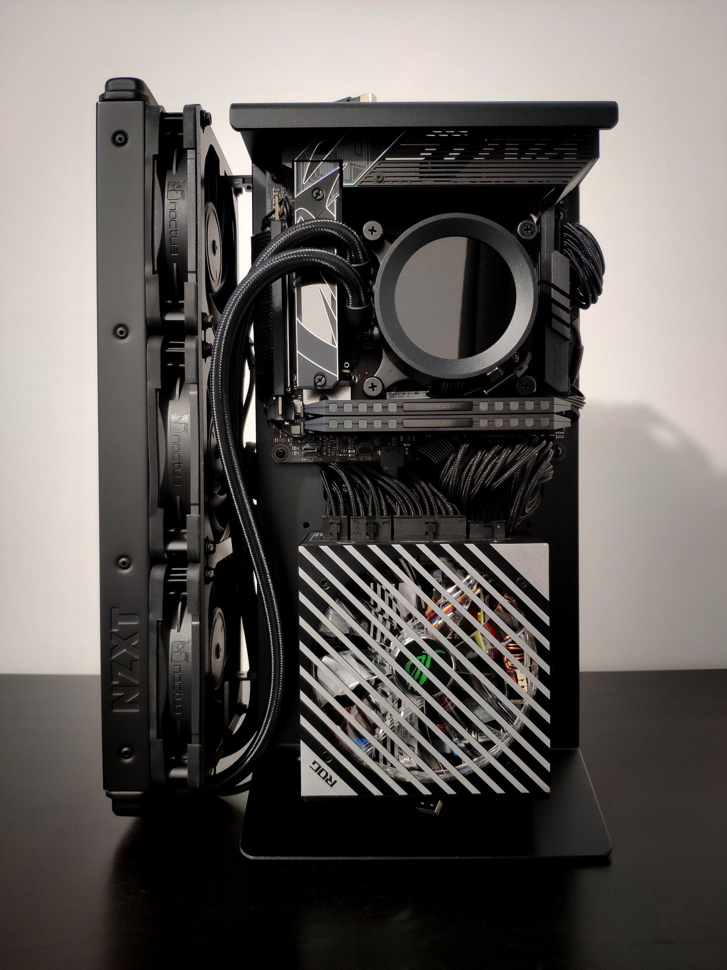 XTIA Xproto-L (V2)  case Open layout  ITX PC frame